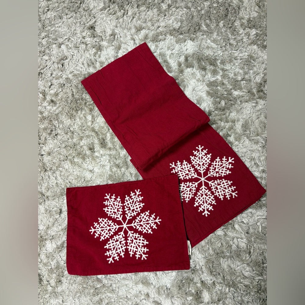 Corduroy Bee and Willow Red Table Runner with Snowflake Design/placemats